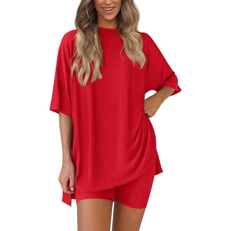 Feather-Soft Lounge Set — Oversized Tee & Pocket Biker Shorts for All-Day Chill