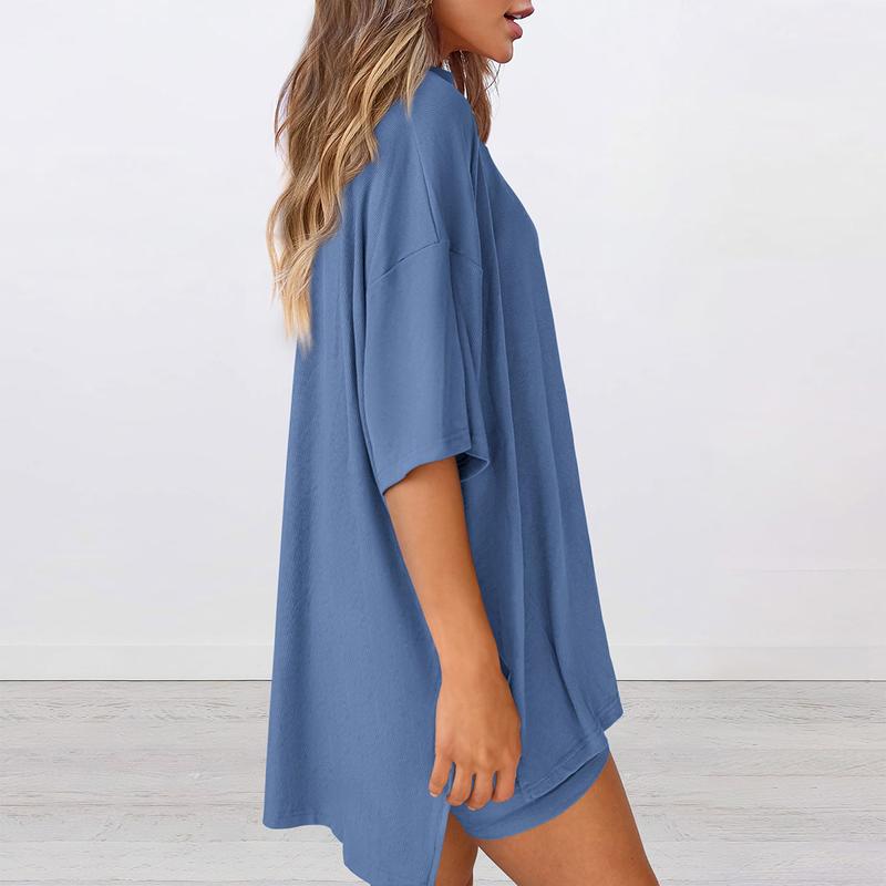 Feather-Soft Lounge Set — Oversized Tee & Pocket Biker Shorts for All-Day Chill