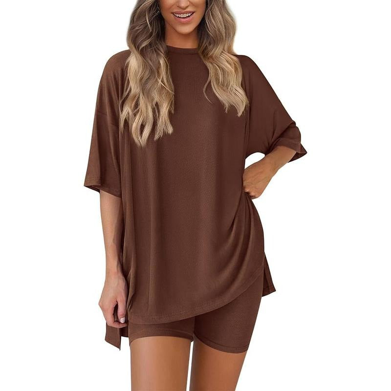 Feather-Soft Lounge Set — Oversized Tee & Pocket Biker Shorts for All-Day Chill