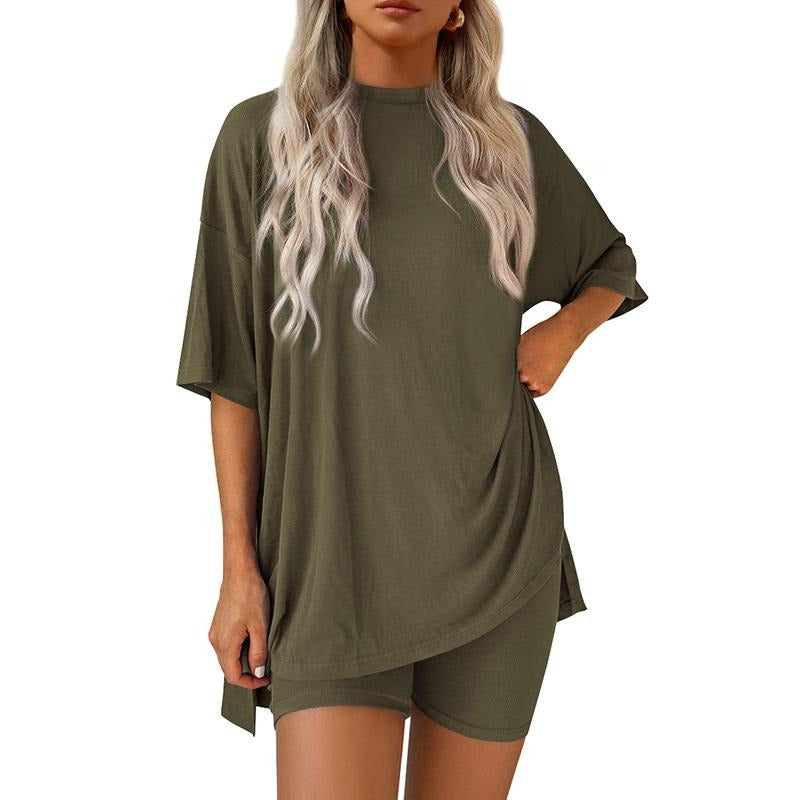 Feather-Soft Lounge Set — Oversized Tee & Pocket Biker Shorts for All-Day Chill