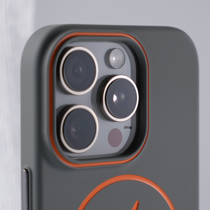 SkinFeel Magnetic Case – Magnetic Charging & Built-in Wrist Strap & Soft-Touch Comfort