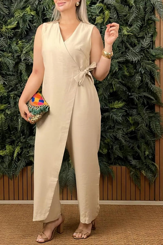 👩Women's V-Neck Jumpsuit – Stretchy, Machine Washable & Size Inclusive